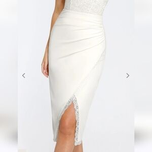 Chic Cream Lace Accent Midi Skirt With Shapewear